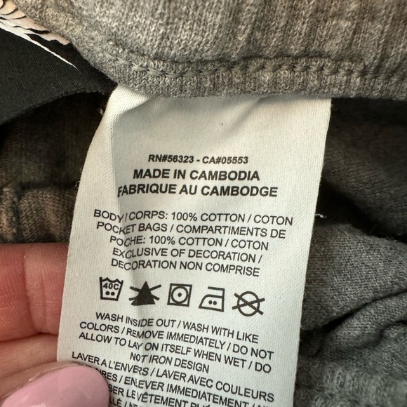 Nike Shorts Youth Small Gray Sweat Nike Swoosh Logo Pockets Cotton - Picture 3 of 6